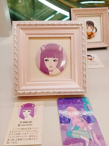 缶バッヂ×ガクブチ展